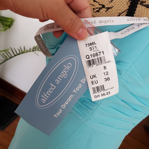 Turquoise Strapless Elegance - Picture 7 of 14